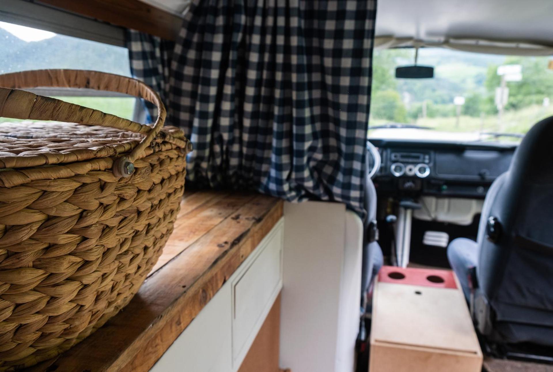 Retro Vw Kombi T2 Campervan L'Hospitalet de Llobregat Ngoại thất bức ảnh